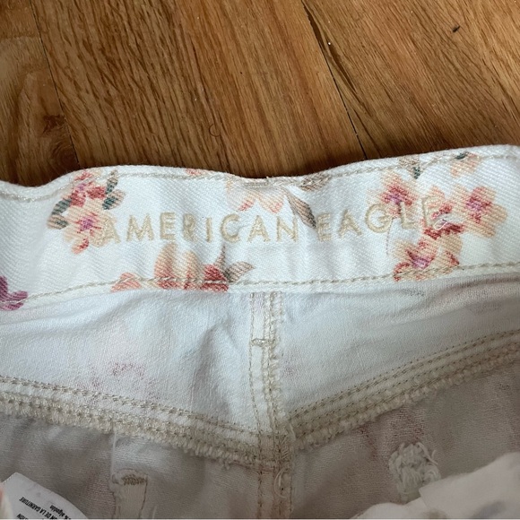 American Eagle Floral Shorts - Picture 3 of 6